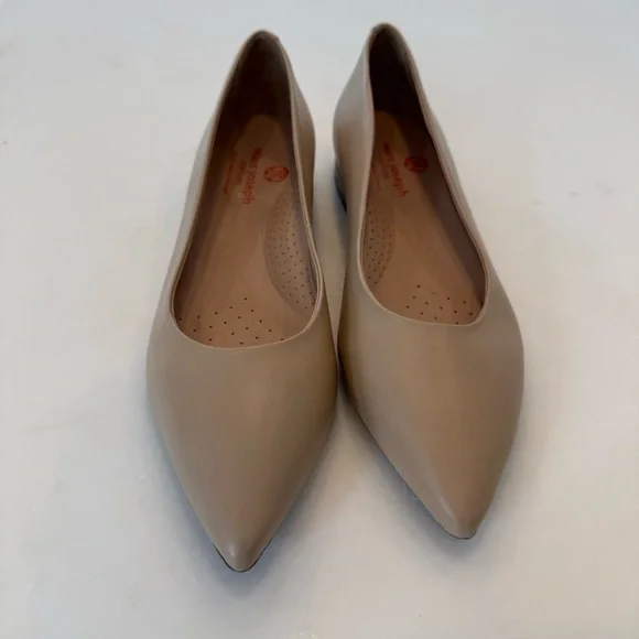Marc Joseph NY Women’s Pointed Toe FlatsNude Leather Handcrafted Sz 6.5 NEW